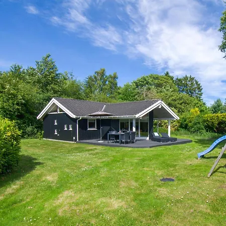 Holiday home Lovely In With Kitchen