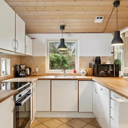 Ferienhaus Lovely In With Kitchen *