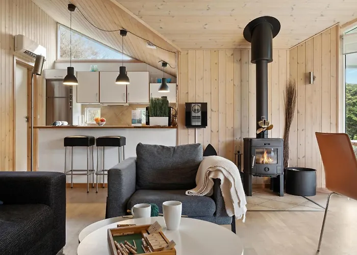 Vakantiehuis Lovely In With Kitchen