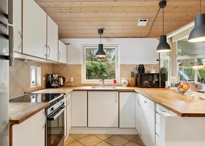 Vakantiehuis Lovely In With Kitchen *